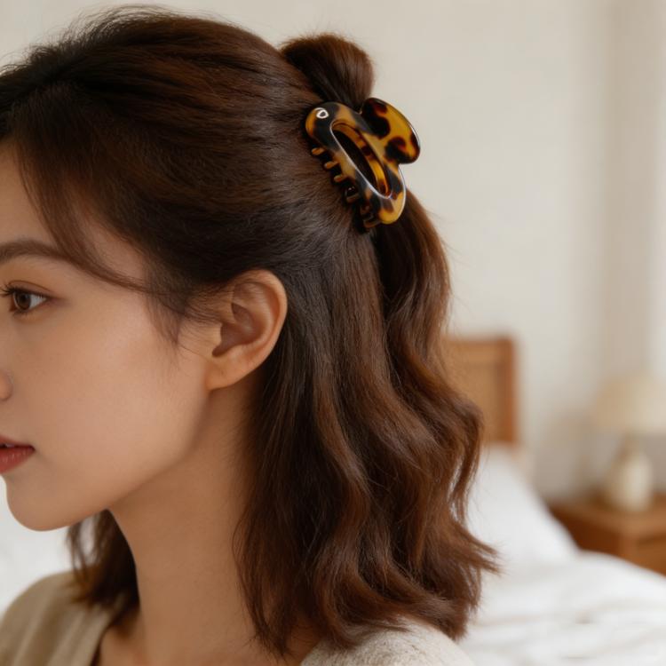 Small Hair Claw Clips for Women Non-Slip Tortoise Shell Acetate Hair Clips Vintage French Design Hair Jaw Clips
